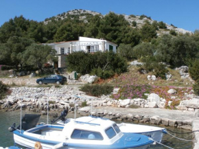  Secluded fisherman's cottage Cove Pasjak - Telascica, Dugi otok - 877  Сали 